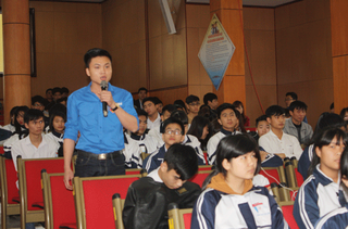 Chủ động tìm chứ không chờ người tài đến với cơ quan công quyền
