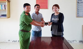 Trao trả tài sản cho khách du lịch