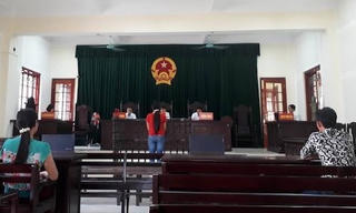 Người đàn ông thú nhận ngoại tình để vợ được giảm án tù