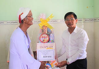 Lãnh đạo tỉnh Bình Thuận chúc Tết Katê tại huyện Bắc Bình