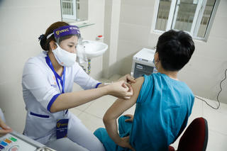 Bộ Y tế thông tin về gia hạn sử dụng vaccine Pfizer