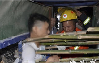 Bị 4 cọc tre đâm xuyên người vẫn nói chuyện như thường