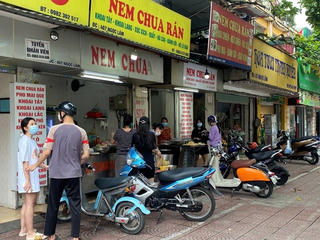 Khi hàng quán ‘bung cửa’