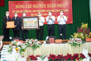 Chủ tịch nước Nguyễn Xuân Phúc: Thúc đẩy 'siêu đô thị' tiên phong phát triển nông nghiệp công nghệ cao