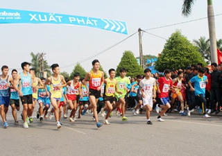 Ngành Giáo dục hưởng ứng ngày chạy Olympic  vì sức khỏe toàn dân 2016