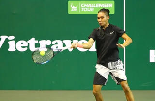 Linh Giang thua ngược tay vợt từng hạng 39 thế giới