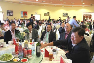 Hướng về nguồn cội