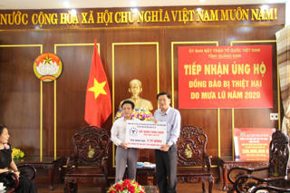 Mặt trận Quảng Nam tiếp nhận 2,2 tỷ đồng ủng hộ bà con vùng lũ