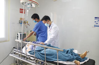 Vụ ô tô bốc cháy ở Quảng Ninh: Hai nạn nhân đã tạm qua cơn nguy kịch