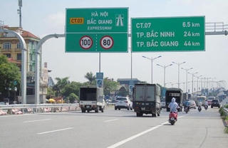 Sớm đầu tư đồng bộ hệ thống đường gom cao tốc Hà Nội - Bắc Giang