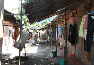 Nhà cho người thu nhập thấp
