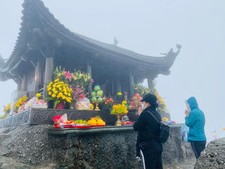 Yên Tử thưa khách trong sáng ngày chính hội