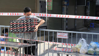 [VIDEO] Mở rộng vùng phong toả ở ổ dịch mới Giáp Bát