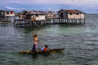 Bộ lạc Malaysia cả đời chỉ sống trên biển