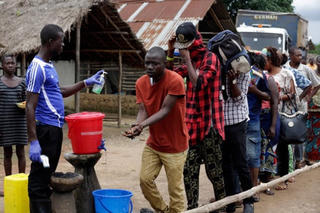 Sierra Leone lại hoang mang với Ebola