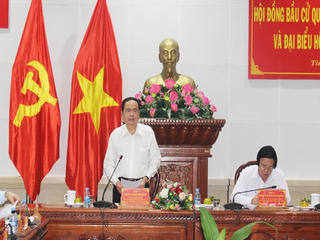 Phó Chủ tịch Thường trực Quốc hội Trần Thanh Mẫn kiểm tra công tác bầu cử tại tỉnh Tiền Giang