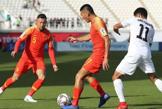 Vì sao đội tuyển Trung Quốc mất nửa đội hình chính?