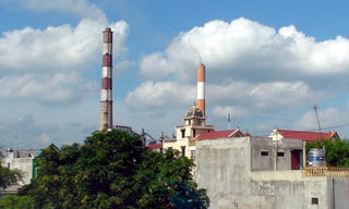 Nhiều nhà máy nhiệt điện than xả hơn chục tấn tro xỉ mỗi năm