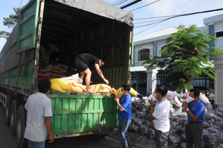 Sóc Trăng: Những chuyến xe nghĩa tình hỗ trợ nhân dân TP Hồ Chí Minh chống dịch