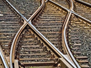 Hai đoàn tàu cao tốc đâm nhau tại Pakistan, nhiều thương vong