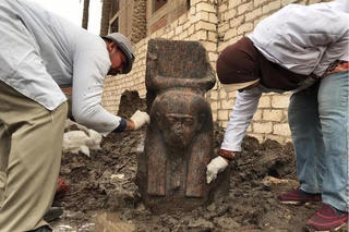 Ai Cập phát hiện tượng bán thân quý hiếm của vị Vua cổ đại Ramses II