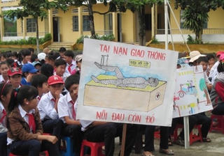 Chấn chỉnh hiện tượng học sinh ném đá vào phương tiện giao thông