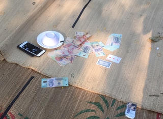 Triệt xóa tụ điểm đánh bạc xóc đĩa, bắt 10 đối tượng