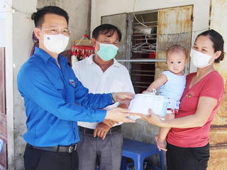 Hỗ trợ người lao động ăn Tết