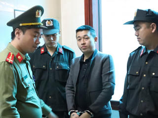 Bắt giam đối tượng dùng súng bắn vào nhà “con nợ”