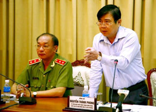 Chủ tịch TP HCM: 'Lo bắt tay chống tội phạm, đừng lý luận nữa!'