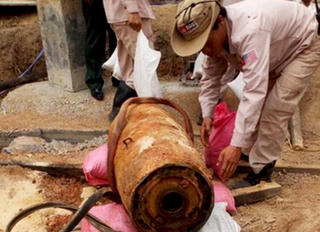 Quảng Bình: Xử lý thành công quả bom nặng 350 kg dưới móng nhà