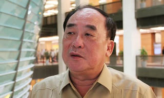 Vì sao người dân chưa mặn mà với bảo hiểm y tế?