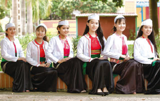 Giáo dục văn hóa dân tộc trong trường học