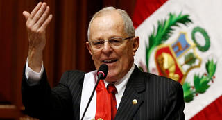 Peru cấm cựu Tổng thống Kuczynski xuất cảnh để điều tra tham nhũng