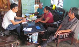 Cán bộ xã chiếm đoạt đất, tiền của dân