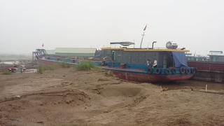 Vĩnh Phúc: Bến đò bị đe dọa