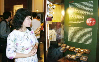 Trưng bày gần 300 cổ vật thuộc nền văn hóa Óc Eo