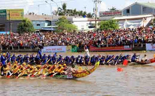 Tưng bừng lễ hội Ok Om Bok