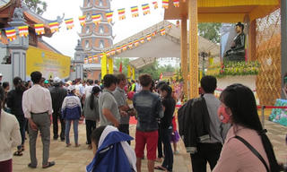 Sáu vạn lượt người chiêm bái Phật ngọc