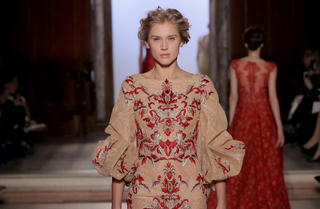 Tony Ward – NTK nước ngoài đầu tiên mở màn cho VIFW FW 2017