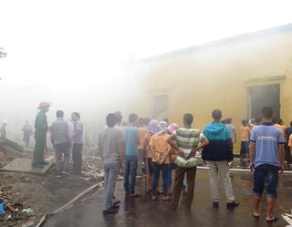 Cháy lớn ở công ty dệt sợi, sản xuất khăn bông cao cấp