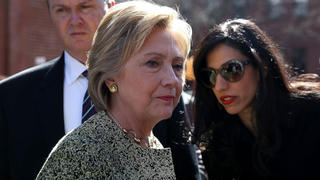 ‘Bom tấn’ email cá nhân khiến bà Clinton chao đảo trước ngày bầu cử