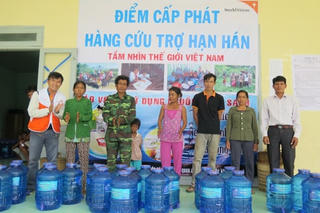 Cứu trợ nước sạch cho 5.000 người dân Bình Thuận