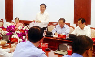 Bí thư Thành ủy TP HCM Đinh La Thăng: Chấm dứt ngay chúc tụng, tập trung vào việc!