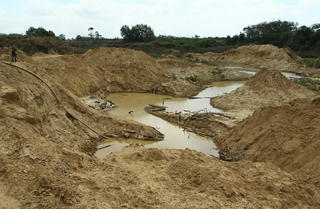 Không lắp đặt trạm cân và camera giám sát, DN khai thác khoáng sản phải ngừng hoạt động