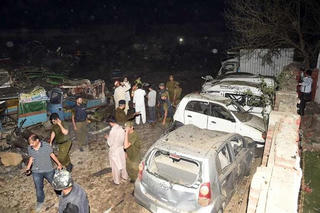 Pakistan: Đánh bom bằng xe chở hoa quả, ​ít nhất 34 người bị thương