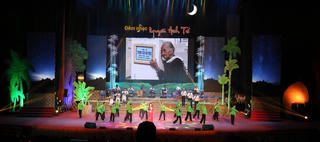 Đêm nhạc tri ân của bác sĩ anh hùng