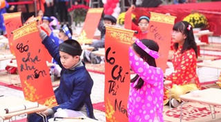 Hội xuân Vinsers dạy trò yêu Tết xưa