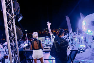 Khám phá bữa tiệc lấp lánh đêm Noel ở sky bar cao nhất Đà Nẵng