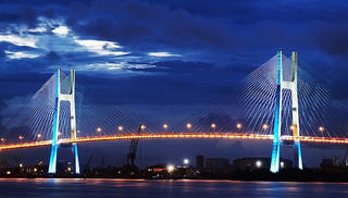 Vết nứt ở cầu Phú Mỹ không bất thường